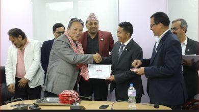 Photo of करातेका नवनिर्वाचित पदाधिकारीलाई प्रमाण पत्र वितरण