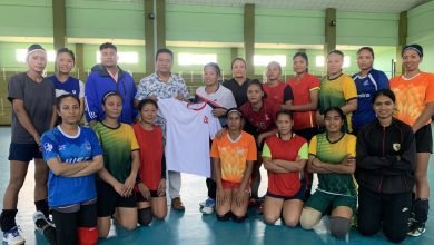 Photo of एनओसीका उपाध्यक्ष गुरुङले दिए महिला ह्याण्डबल टोलीलाई खेल पोशाक