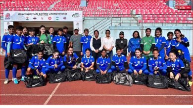 Photo of महिला फुटबल टोलीलाई किट्स ब्याग प्रदान