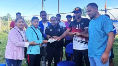 Photo of घुँडामा चोट बोकेकी भलिबल खेलाडी कृषलालाई आर्थिक सहयोग
