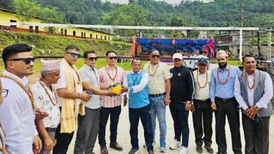 Photo of पर्वतको डिमुवामा वडा स्तरीय भलिबल सुरु, सल्लाहकार शर्मा सम्मानित