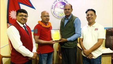 Photo of मञ्चका आजिबन सदस्य पाहारीलाई स्वागत