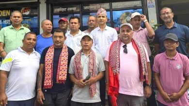 Photo of ह्याण्डबल संघ पर्वतद्वारा पूर्व खेलाडीहरुलाई सम्मान, पूर्व ह्याण्डबल खेलाडी ‘पुरन गिरी’ले गरे एक लाख नगद सहयोग