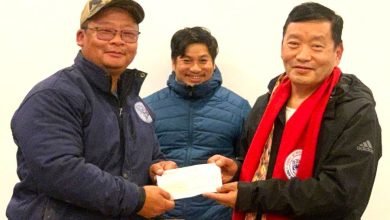 Photo of बुल्समेन क्लबले अक्षयकोष स्थापना गर्दै, संस्थापक ‘इश्बर गुरूङ’ले दिए १ लाख