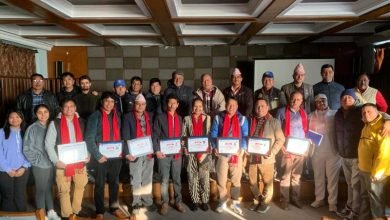 Photo of पोखरा उद्योग बाणिज्य संघको पदाधिकारीहरुले ग्रहण गरे मञ्चको आजिवन सदस्यता