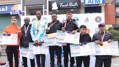Photo of १९ औं पोखरा अन्तर्राष्ट्रिय म्याराथनमा तोडिए सबै रेकर्ड, केन्याली धावकहरुको दबदवा, २१ किमितर्फ सन्तोषीको जित