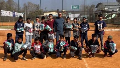 Photo of पोखरेली ग्रासरुट टेनिस खेलाडीहरूलाई ७५ हजार बराबरको जुत्ता प्रदान