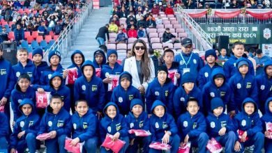 Photo of आहा रारा पोखरा गोल्डकपलाई जापानबाट सहयोग, नायिका गुरूङले दिइन् जर्शी