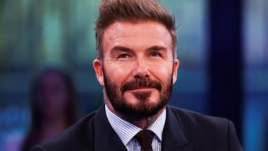 Photo of डेभिड बेकह्यामले ‘नाइटहुड’ को उपाधि पाउँदै