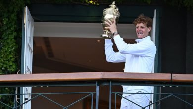Photo of अल्काराजलाई हराउदै सिनरले जिते विम्बल्डन पुरुष एकल उपाधि