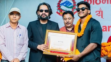 Photo of रवीन्द्र ढाट र खोखो विश्वकप उपविजेता टिमलाई काठमाडौं महानगरबाट नगदसहित सम्मान