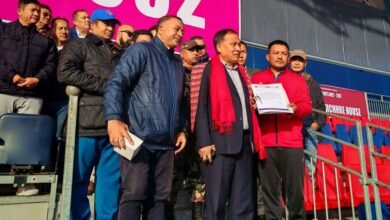 Photo of मन्त्री घिसिङ पोखरा रंगशालामा, बाँडे सपना फ्ल्डलाइटको ! (भिडियो सहित)