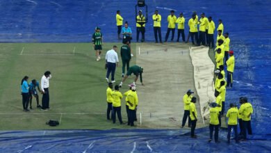 Photo of न्यूजील्याण्डविरुद्ध पाकिस्तानले टस जित्यो, खेल बर्षाले प्रभावित
