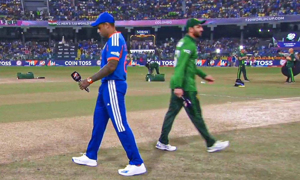 Photo of पाकिस्तानले टस जित्यो, भारतले पहिला ब्याटिंग गर्दै