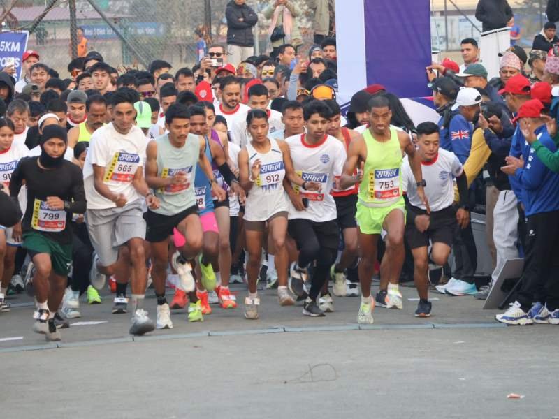 Photo of २०औं सफल पोखरा अन्तर्राष्ट्रिय म्याराथनको उपाधि केन्याली धावक जुलियस मुरियूकी वाहोमे लाई