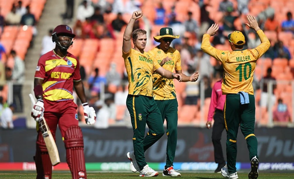 Photo of वेस्ट इन्डिजलाई हराउदै दक्षिण अफ्रिका विश्वकपको सेमिफाइनल नजिक