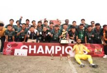 Photo of १२ वर्षपछि सहाराले आफ्नै मैदानमा उचाल्यो आहा! रारा गोल्डकपको उपाधि