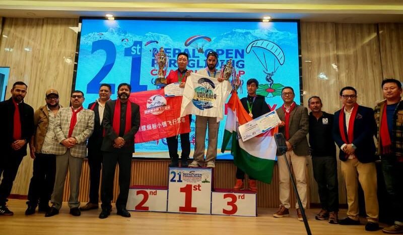 Photo of २१औं नेपाल ओपन प्याराग्लाइडिङ : भारतका अक्षय कुमार र चीनकी कोङ जियान च्याम्पियन